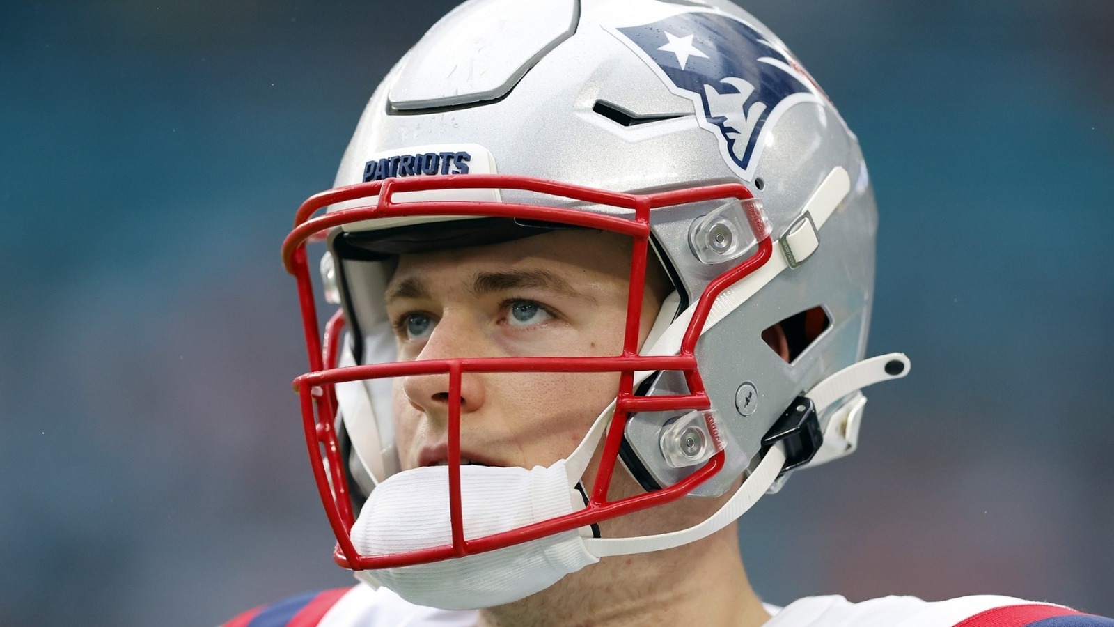 Patriots quarterback Mac Jones serves up ice cream in Boston