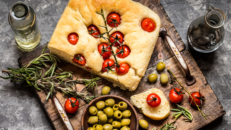focaccia bread with tomatoes