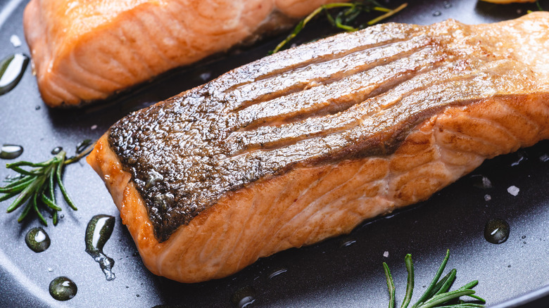 pan seared salmon in oil