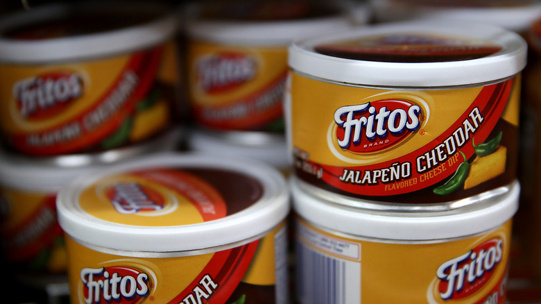 Fritos jalapeno cheddar dip containers