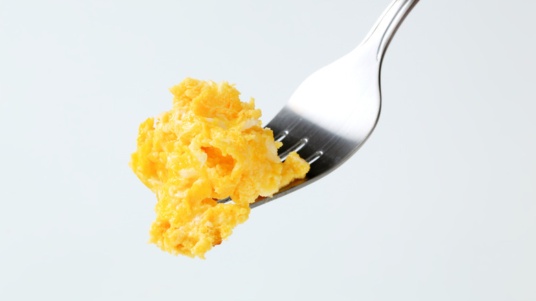 scrambled eggs on fork