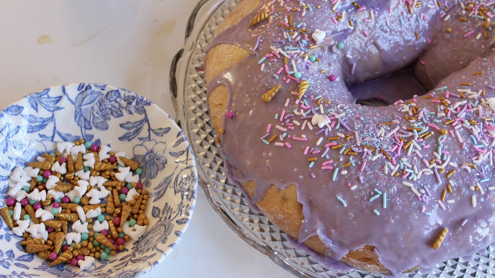 Giant Donut Cake - SideChef
