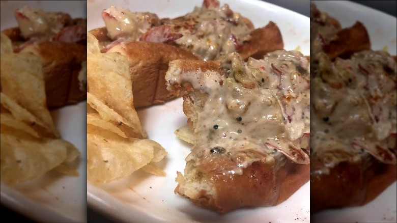 lobster roll with tomalley mayonnaise