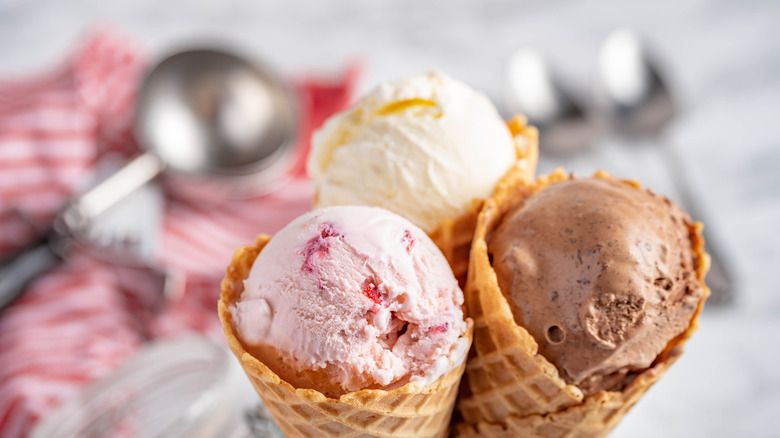 Ice cream in cones 