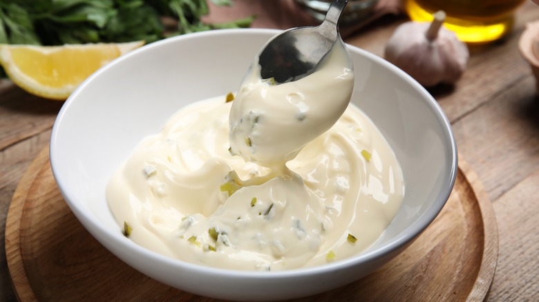 bowl of tartar sauce