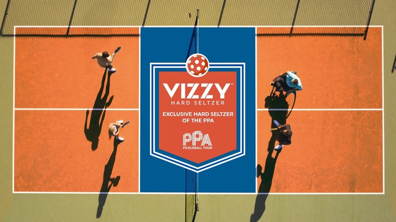 Pickleball court with Vizzy logo