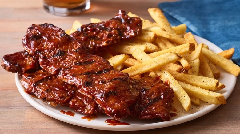 plate of Applebee's riblets