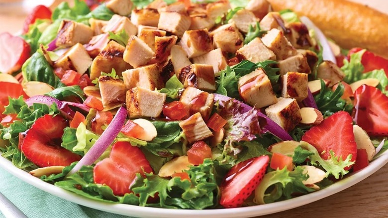 Applebees strawberry balsamic green salad