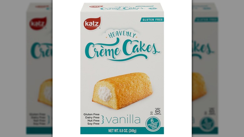 White box of crème cakes