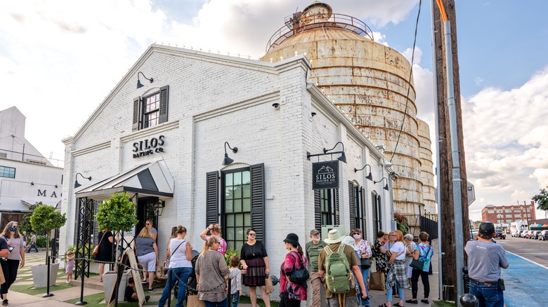 Customers flock to Silos Baking Co.