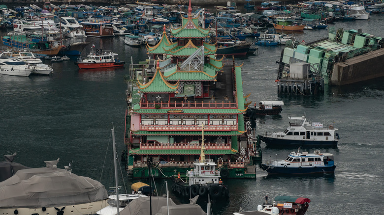 Tugboats towing the Jumbo Restaurant