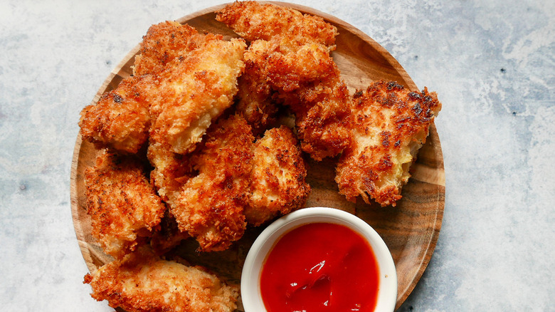 chicken nuggets with ketchup