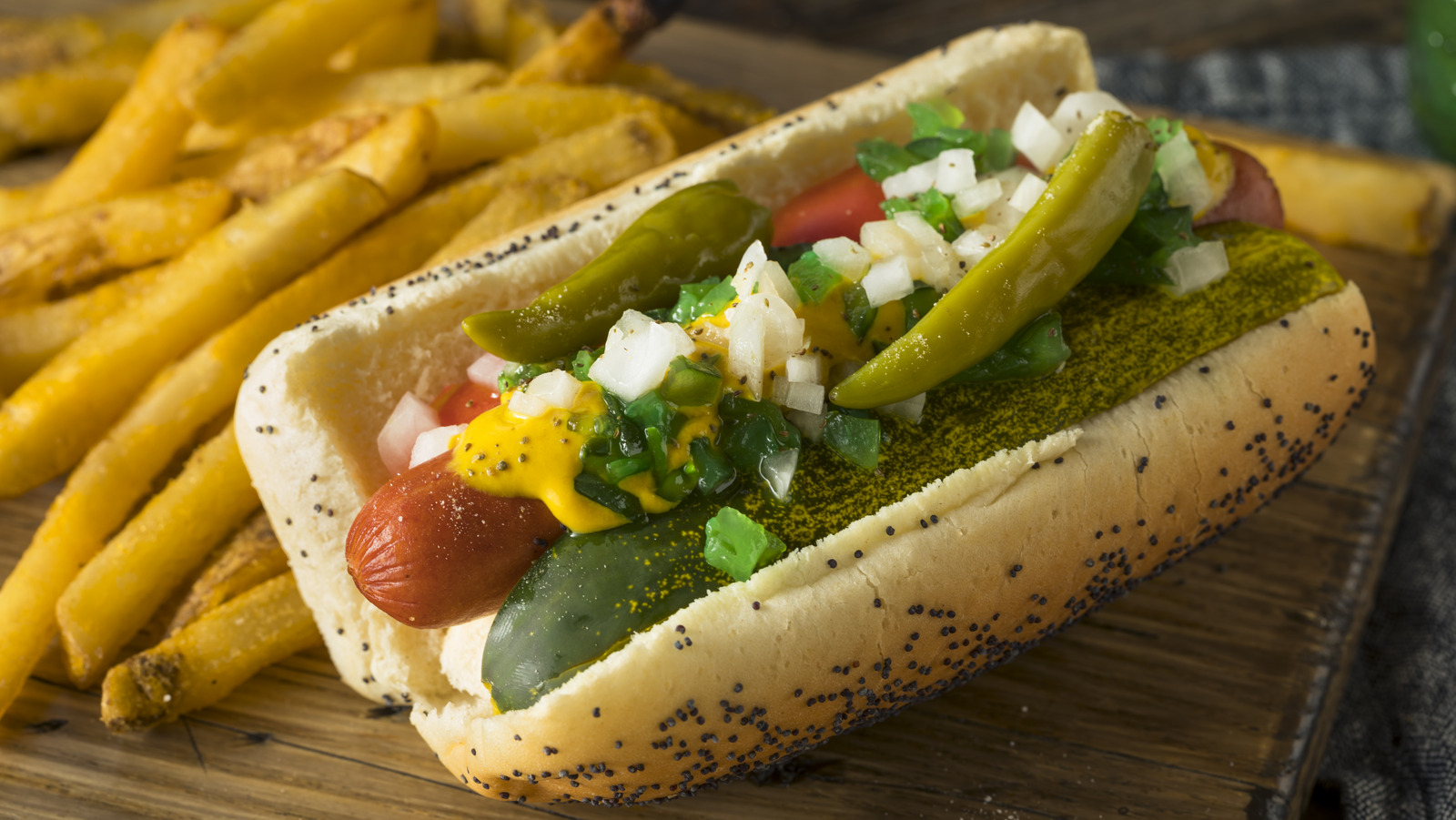 The+ingredient+that+makes+Chicago+Hot+Dog+Relish+neon+green