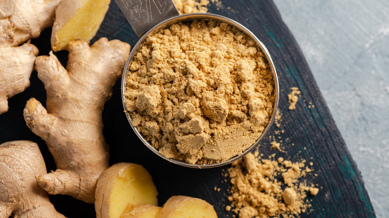 Ginger and ginger powder