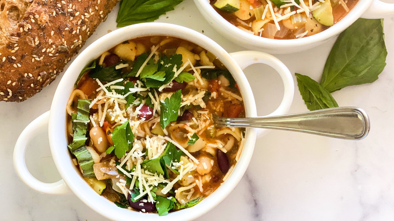 minestrone soup in bowls