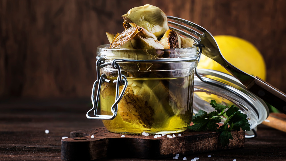 Artichoke hearts in olive oil