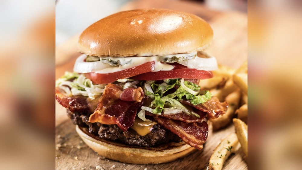 Cheddar's Scratch Kitchen burger