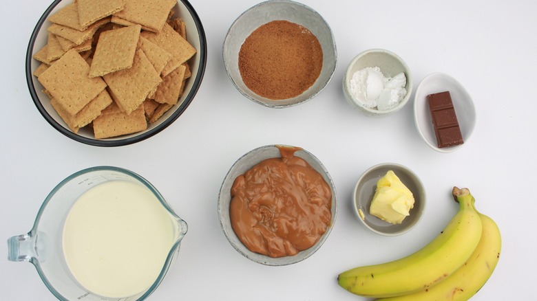 Ingredients for banoffee pie