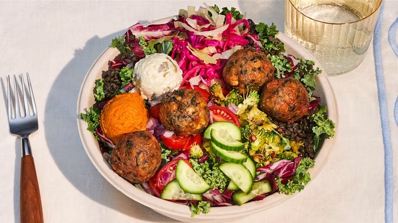 Cava bowl with falafel