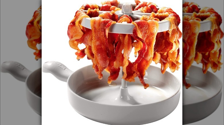 making bacon microwave tray