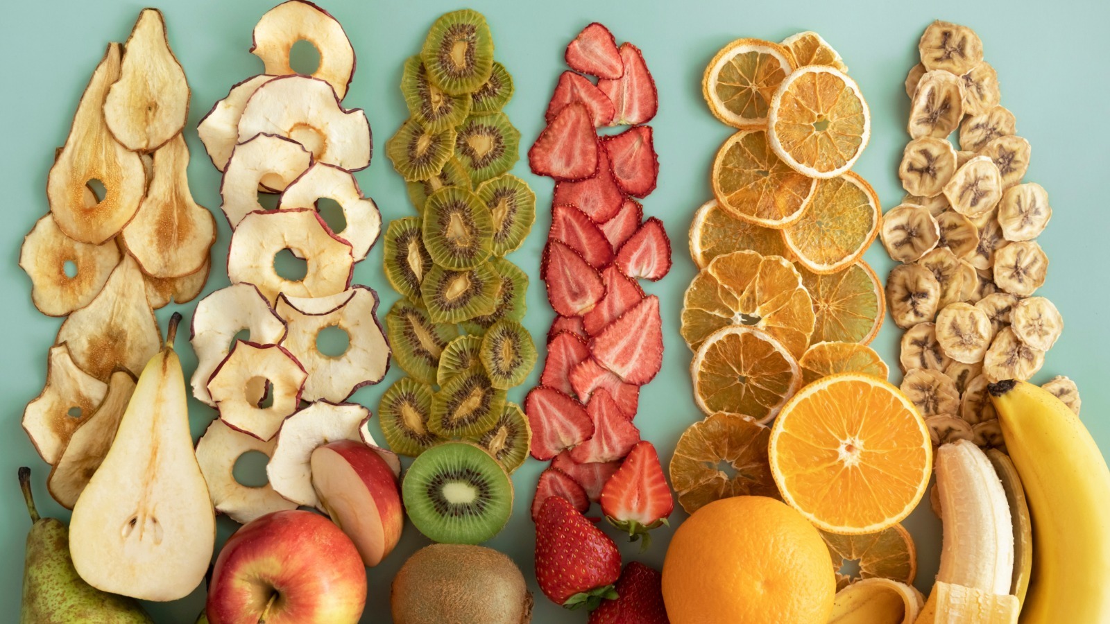 How to Dehydrate Fruit With a Dehydrator