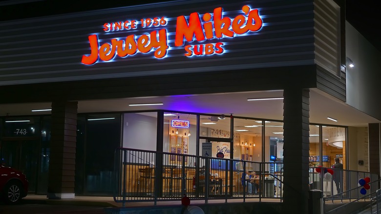 Jersey Mike's exterior