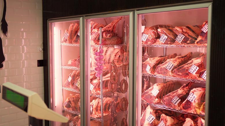 dry-aging beef fridges