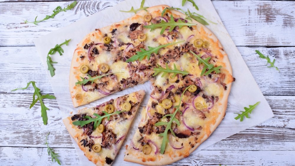 tuna fish pizza