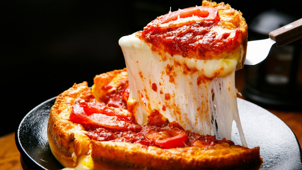 famous food deep dish pizza