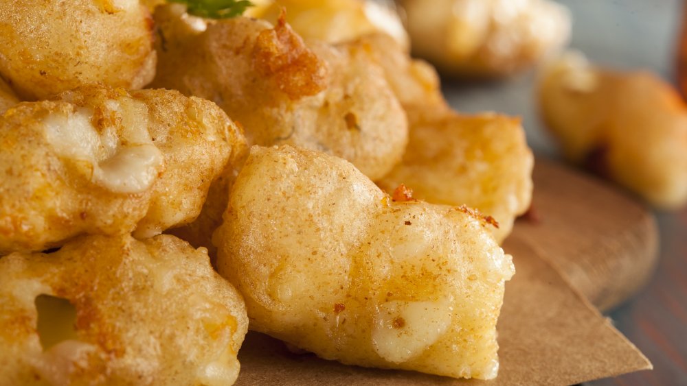 famous food cheese curds