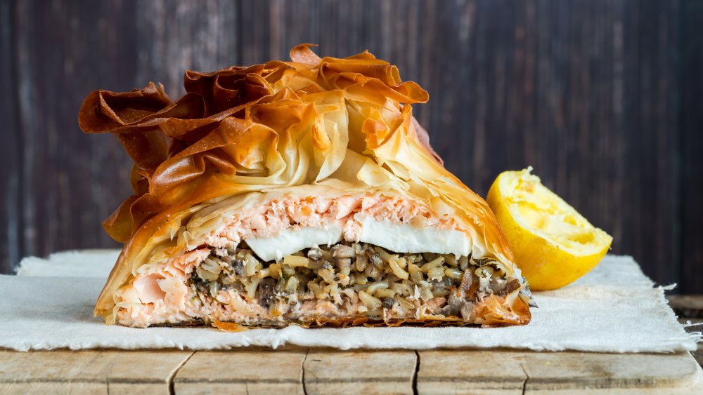 Pirok/salmon pie