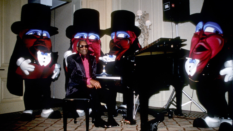 California Raisins performing with Ray Charles