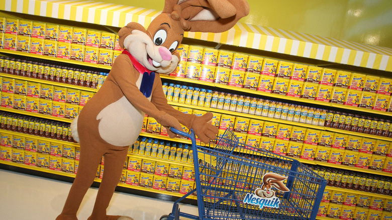 Quicky pushing cart by Nesquik aisle