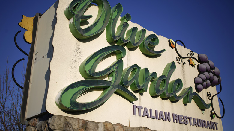 Olive Garden sign