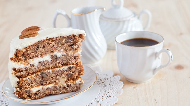 Hummingbird cake