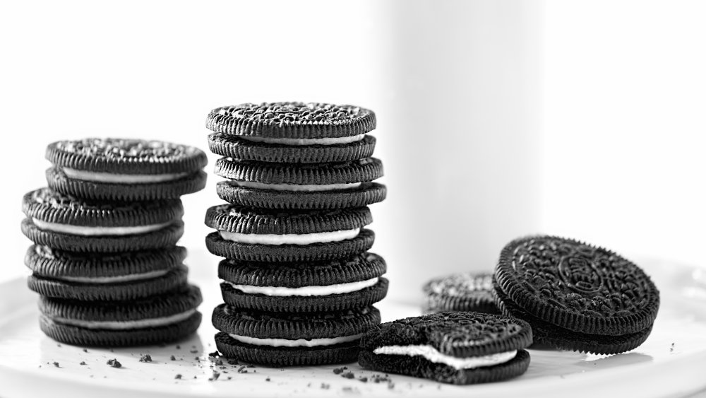 Original Oreos, a grocery store cookie