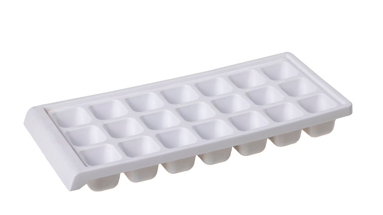 white ice cube tray