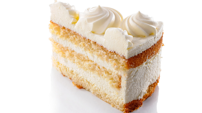 Vanilla cake with white frosting