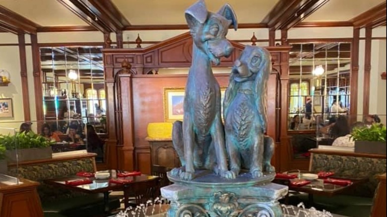 Lady and the Tramp fountain at Tony's