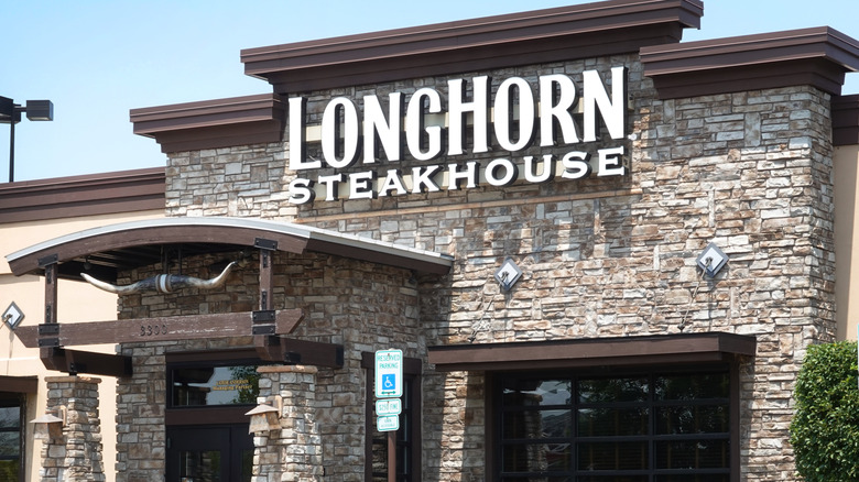 Longhorn Steakhouse storefront