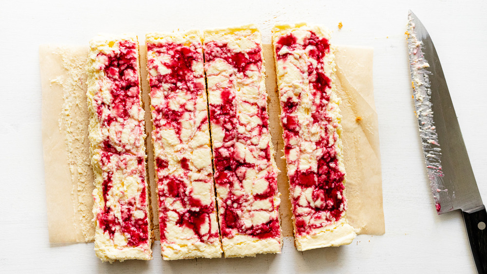 pan of no-bake Jello cheesecake with berry swirl 