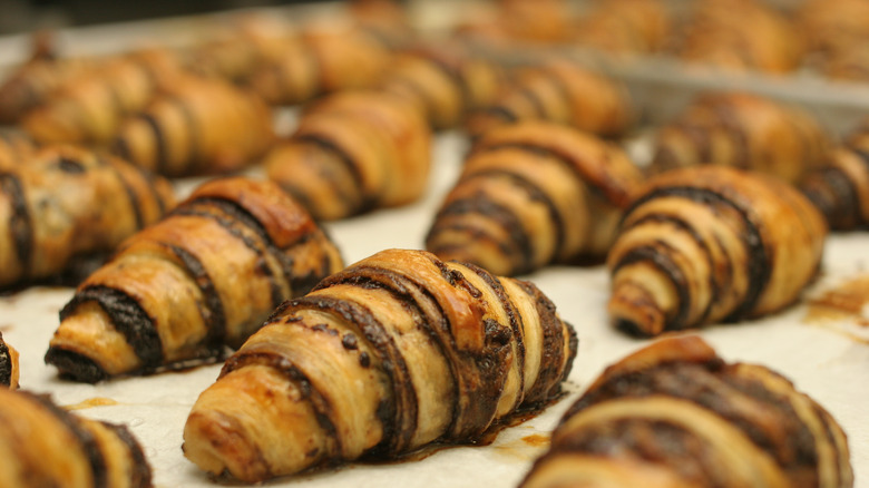 Cinnamon rugelach pastry on tray 