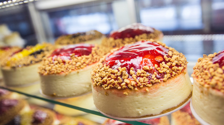 Junior's cheesecake in display 