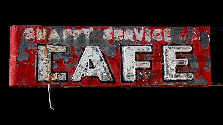 Old Snappy Service sign