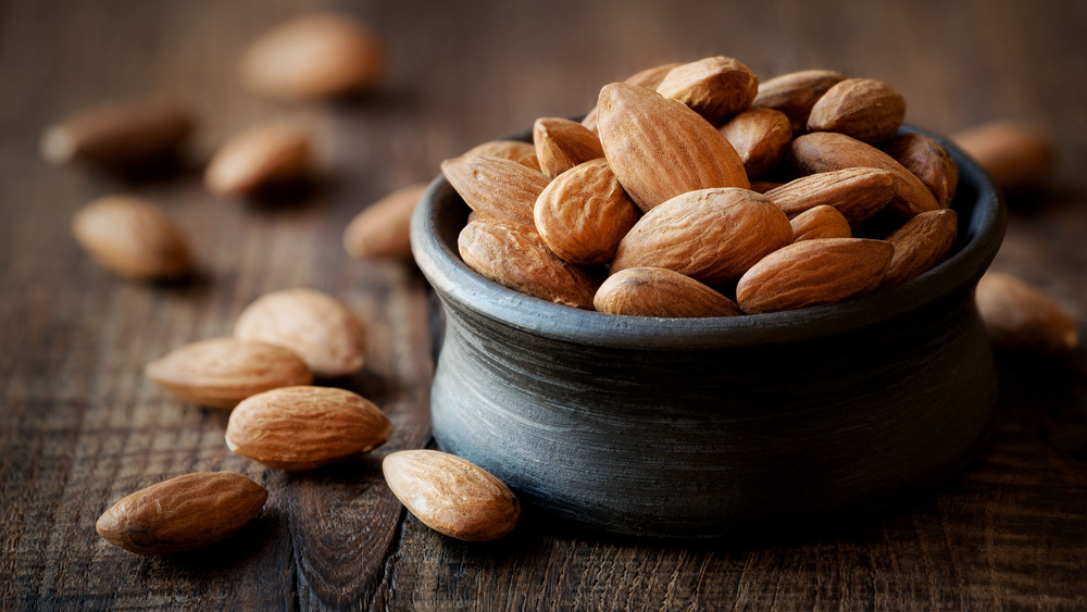 A bowl of almonds