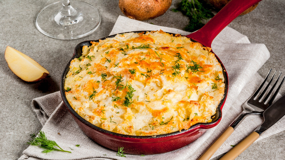 Cast-iron skillet with potatoes