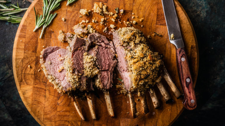 rack of lamb with breadcrumbs and rosemary