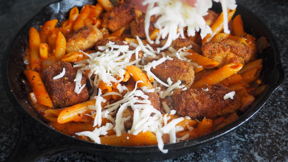 how to make one-pot chicken Parm pasta