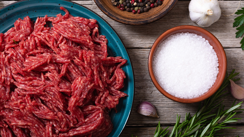 ground beef with salt and pepper