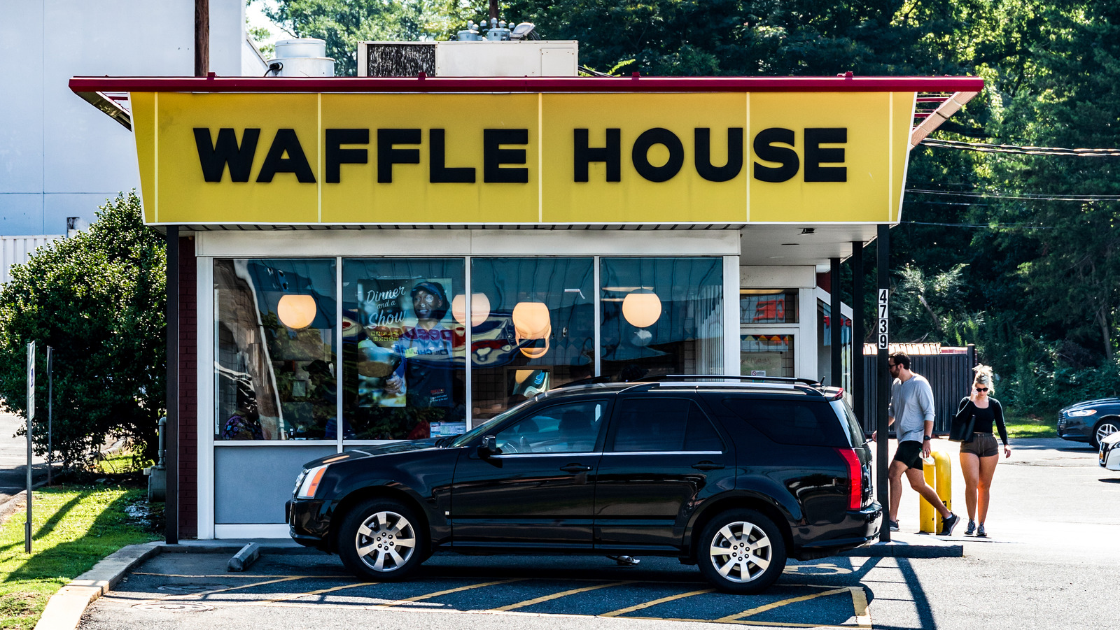 The Only Waffle House With A DriveThru Exists In The Deep South